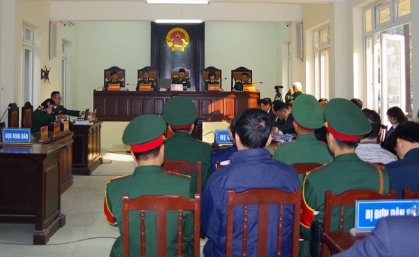 Quang cảnh phiên xét xử ngày 28/12.