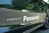 Vì sao Panasonic “tháo chạy” khỏi liên doanh sản xuất pin mặt trời với Tesla?