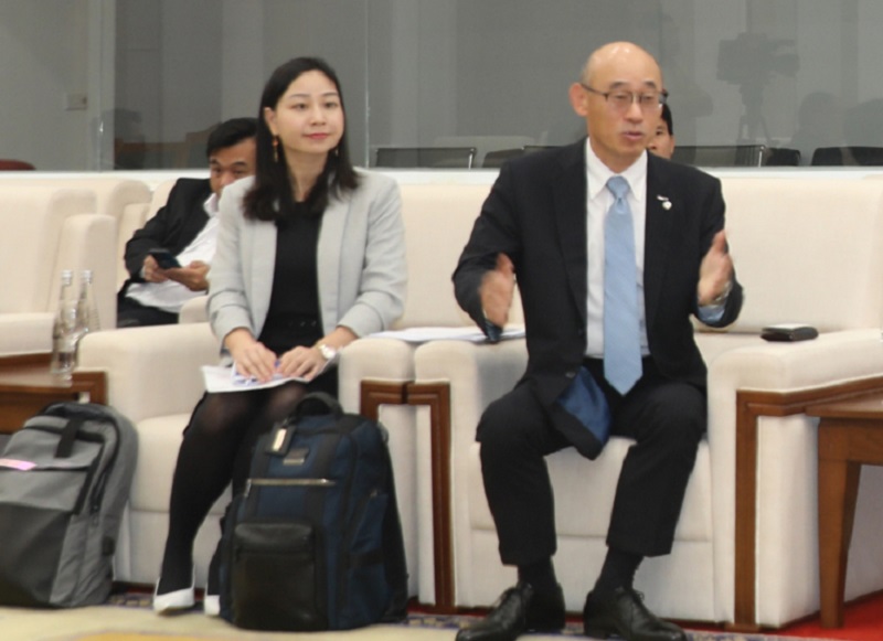 Ông Nobuaki Jinnouchi, CEO Tập đoàn Yaskawa Electric, thông tin về kế hoạch đầu tư tại Quảng Ninh (ảnh báo Quảng Ninh)