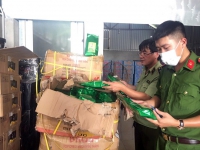 Hà Nội: Phát hiện, bắt giữ 10 tấn nguyên liệu trà sữa không rõ nguồn gốc