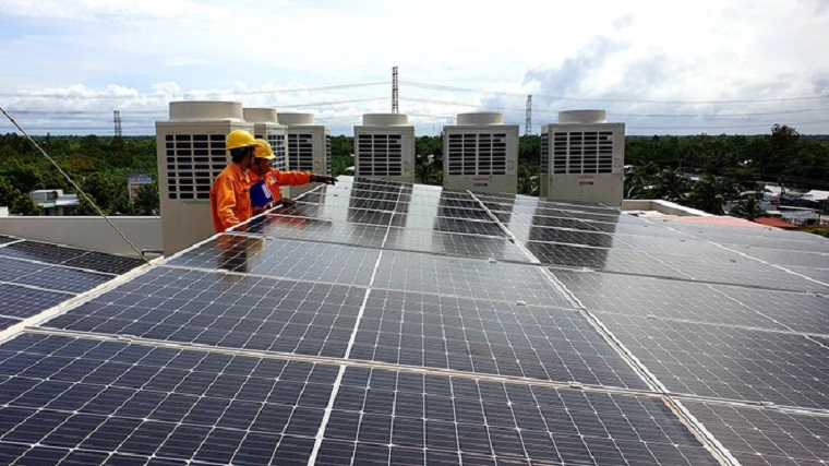 Sự phát triển của điện mặt trời, bên cạnh những thách thức còn là cơ hội kinh doanh mới cho doanh nghiệp Việt Nam - Ảnh: TN