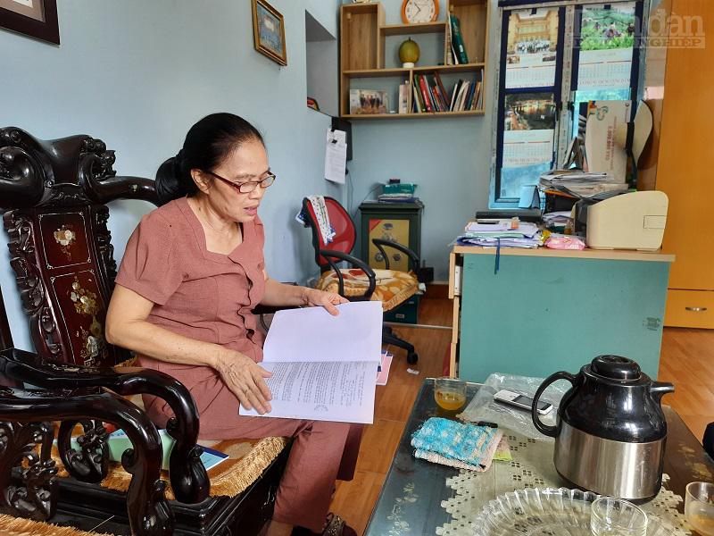 Doanh nhân Trần Thị Kim Tân chia sẻ những bức xúc hành trình 10 năm đi tìm công lý - Ảnh: Gia Nguyễn/DĐDN