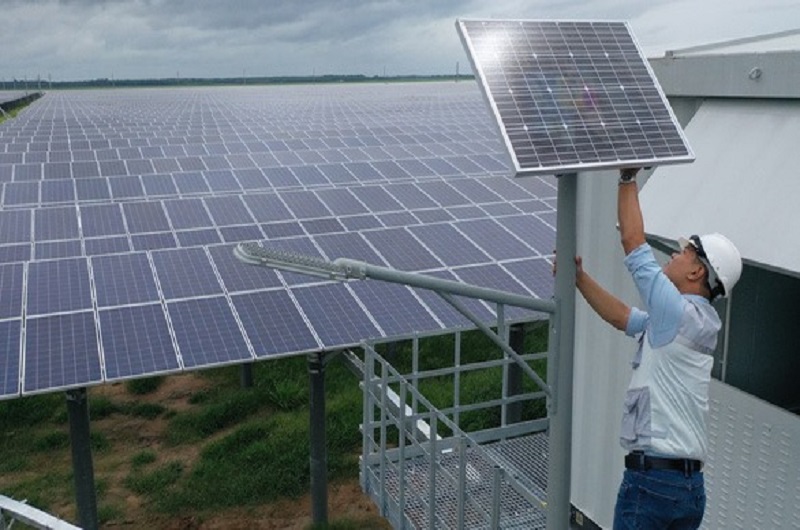 Dự thảo lần 4 Quyết định của Thủ tướng Chính phủ quy định về đấu thầu lựa chọn nhà đầu tư thực hiện dự án điện mặt trời (ĐMT) được đánh giá sẽ tạo đà phát triển cho các dự án điện mặt trời - Ảnh minh họa