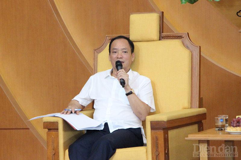 ông Trần Quốc Toản – Phó bí thư Tỉnh ủy, Chủ tịch UBND tỉnh Hưng Yên đối thoại với các doanh nghiệp