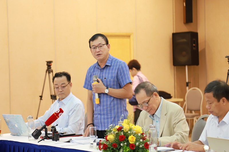 PGS.TS Nguyễn Quang Tuyến - Phó Chủ tịch Hội đồng Trường Đại học Luật Hà Nội nêu ý kiến góp ý tại buổi tọa đàm