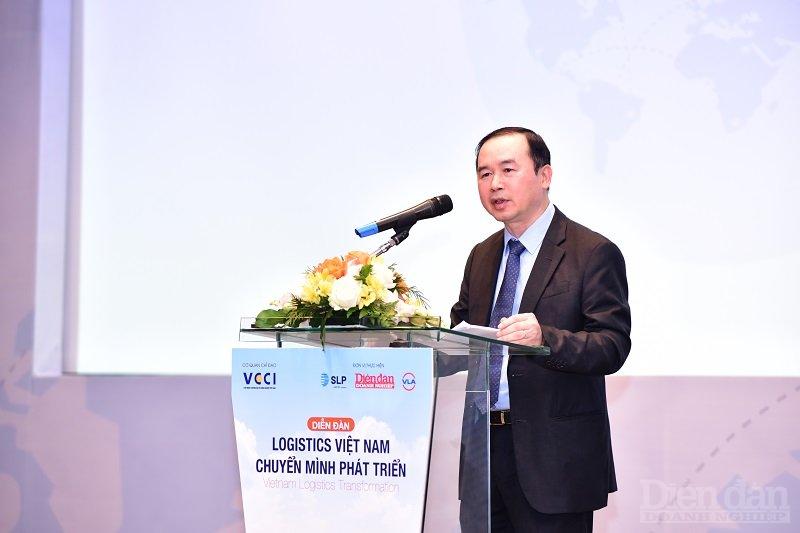 Ông Phan Văn Chinh - Cục trưởng Cục Xuất nhập khẩu Bộ Công Thương phát biểu tại Diễn đàn 