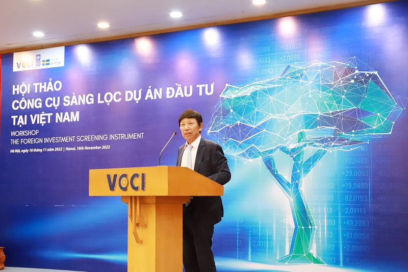 ông Phan Hữu Thắng – Chủ tịch Viện Nghiên cứu đầu tư quốc tế (ISC) chia sẻ tại Hội thảo
