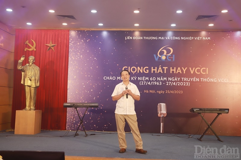 Thay mặt Đảng đoàn, Ban Thường trực và Công đoàn, Phó Chủ tịch VCCI – Nguyễn Quang Vinh phát động cuộc thi