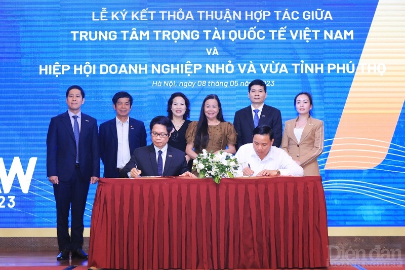 VIAC ký kết hợp đồng hợp tác với Hiệp hội Doanh nghiệp Nhỏ và vừa tỉnh Phú Thọ
