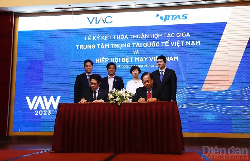 VIAC ký kết hợp đồng hợp tác với Hiệp hội Dệt may Việt Nam