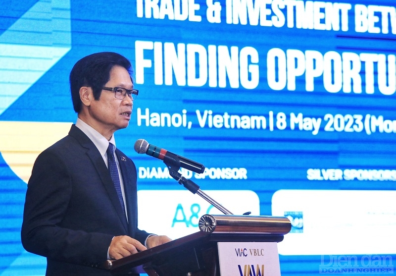 TS. Vũ Tiến Lộc – Chủ tịch Trung tâm Trọng tài Quốc tế Việt Nam (VIAC) phát biểu tại buổi lễ