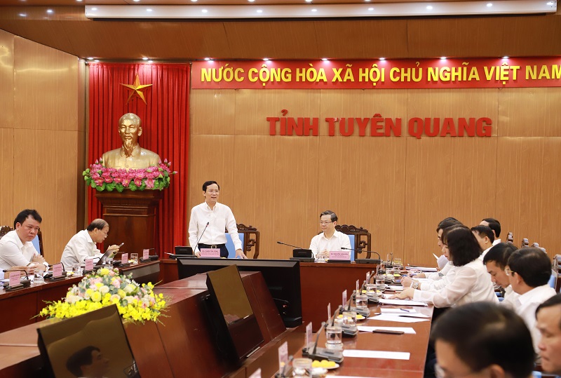 Chủ tịch Phạm Tấn Công phát biểu tại buổi làm việc với UBND tỉnh Tuyên Quang
