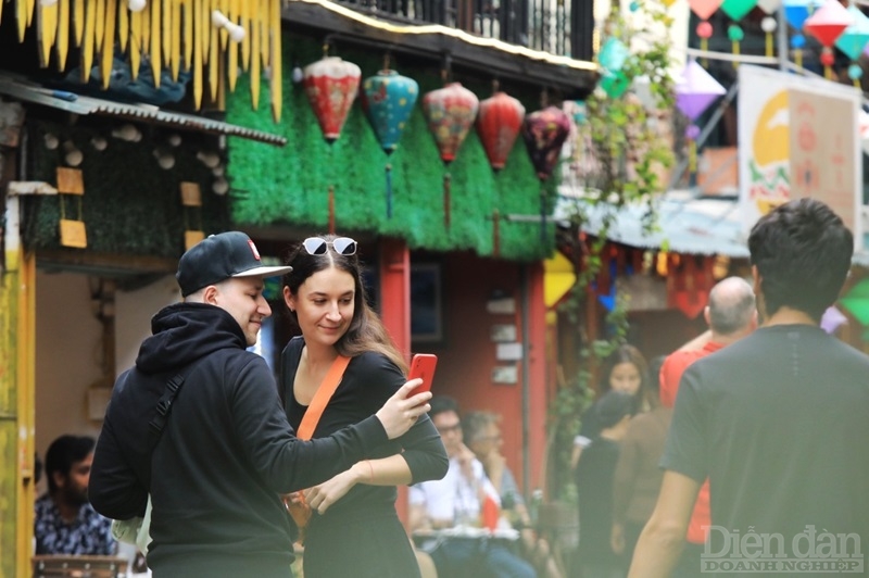 trong năm 2023 du lịch Việt Nam đã có sự phục hồi đáng kể với lượng khách du lịch quốc tế đạt 12,59 triệu - Ảnh minh họa