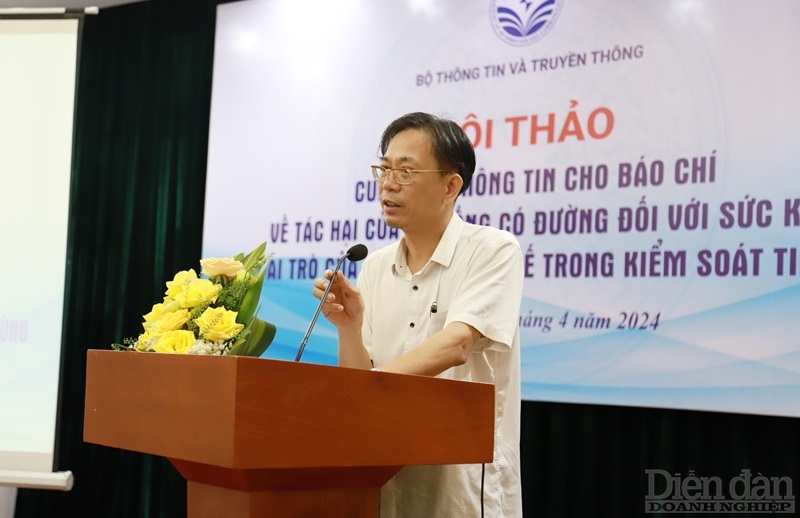 ông Hồ Hồng Hải - Phó Vụ trưởng Vụ Pháp chế, Bộ Thông tin và Truyền thông chia sẻ tại hội thảo