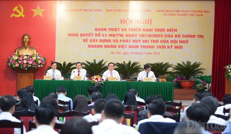 Ban Tuyên giáo Trung ương chủ trì, phối hợp với Ban Kinh tế Trung ương, Đảng đoàn Liên đoàn Thương mại và Công nghiệp Việt Nam (VCCI) tổ chức Hội nghị quán triệt và triển khai thực hiện Nghị quyết số 41-NQ/TW