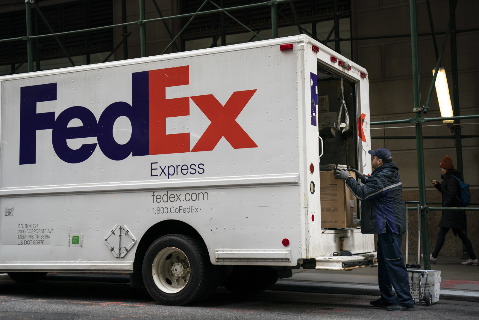 FedEx được cho là một trong những công ty đầu tiên của Mỹ có thể sẽ là mục tiêu của chính quyền Bắc Kinh.