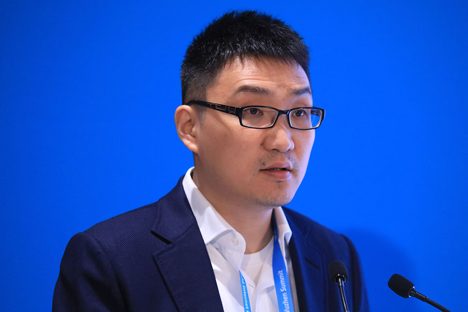 Colin Huang Zheng, người sáng lập 41 tuổi của công ty thương mại điện tử Pinduoduo, cũng đã tuyên bố sẽ từ chức chủ tịch.