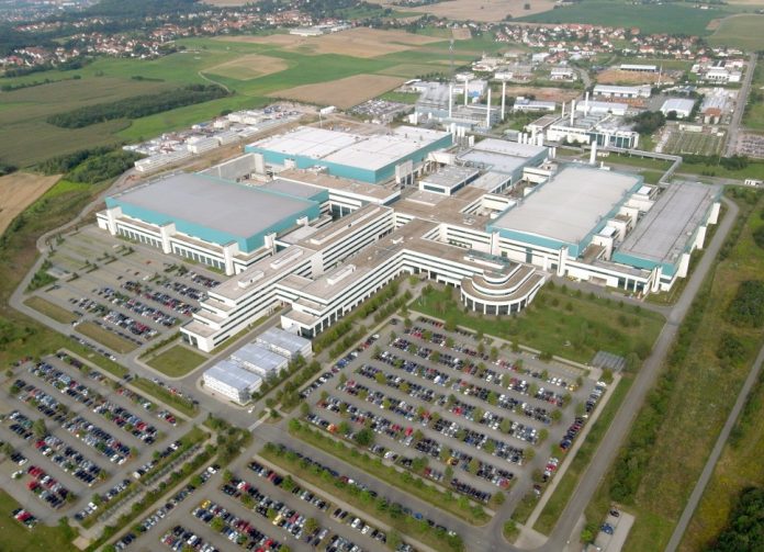 Một nhà máy sản xuất chip của GlobalFoudries ở Mỹ.