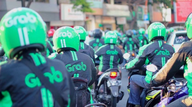 Trong khi tại Việt Nam, xe máy vẫn là phương tiện di chuyển chính của người dân.