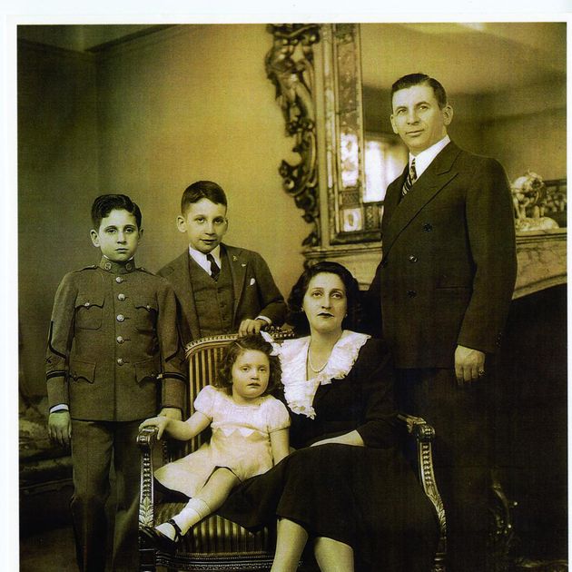 Meyer Lansky và gia đình.