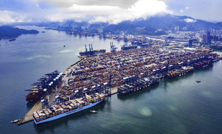 Cảng container quốc tế Yantian ở Thâm Quyến.