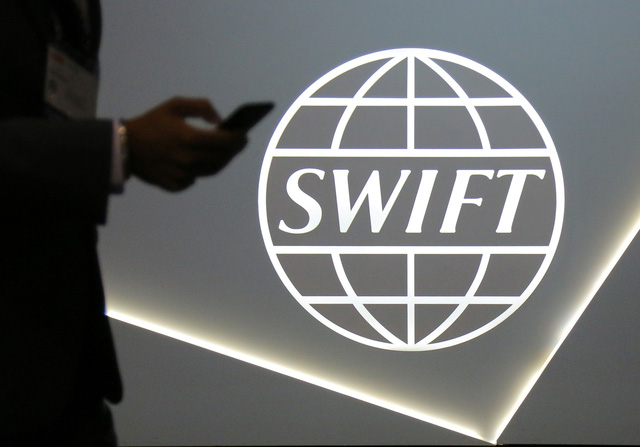 SWIFT là một hệ thống thanh toán liên ngân hàng toàn cầu.