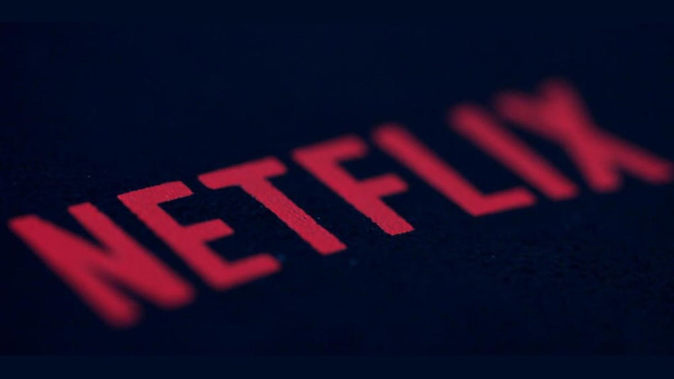 Netflix dẫn đầu thị trường phát trực tuyến với hơn 221,6 triệu người đăng ký trên toàn thế giới. 
