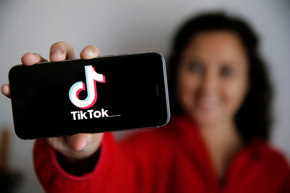 TikTok cũng đang vướng vào những cáo buộc bảo mật dữ liệu người dùng.