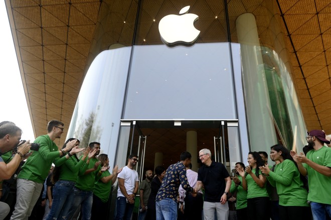 Apple mới ra mắt cửa hàng bán lẻ đầu tiên tại Ấn Độ.