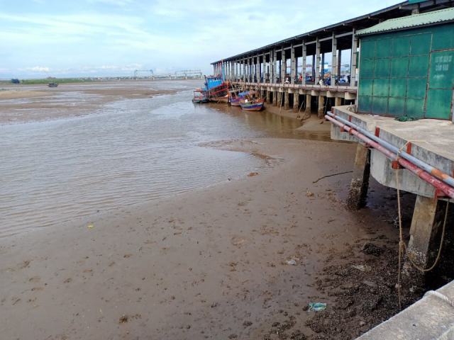 Gần 10 năm đưa vào hoạt động, cảng cá Xuân Hội chưa nạo vét, duy tu lần nào