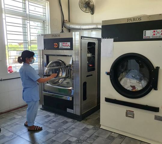 Bộ máy sấy, máy giặt được nâng khống gấp 6 lần giá trị để bán cho các bệnh viện