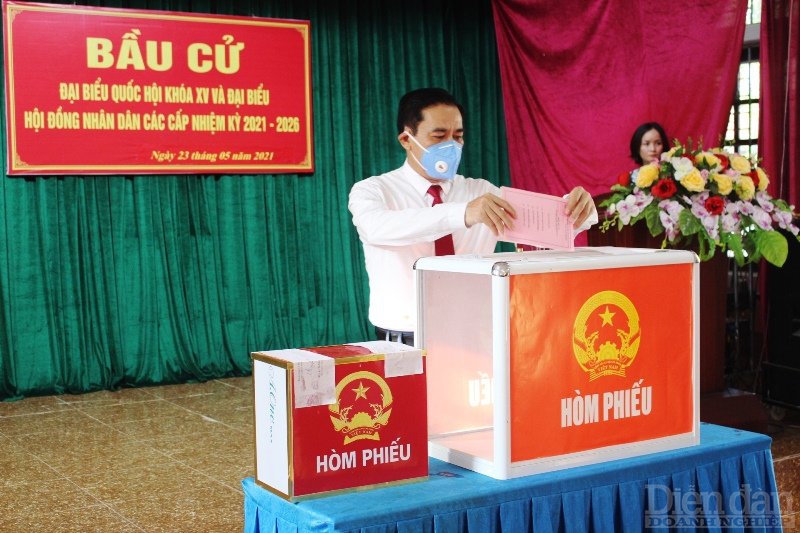 Chủ tịch UBND tỉnh Hà Tĩnh Võ Trọng Hải bầu cử tại đơn vị bầu cử số 2, tổ dân phố 2, phường Trần Phú, TP Hà Tĩnh