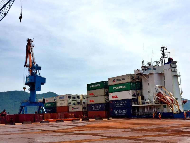 Mỗi chuyến tàu container ra vào cảng được hỗ trợ 200 triệu đồng