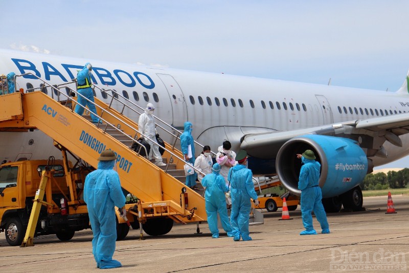 Để đảm bảo an toàn ở mức độ cao nhất trên các chuyến bay, Bamboo Airways phối hợp với UBND tỉnh Quảng Bình lên phương án khai thác, đảm bảo các quy định phòng chống dịch.