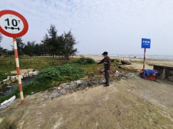 Huyện Nghi Xuân (Hà Tĩnh): Dự án đê biển 300 tỷ dở dang do thiếu vốn