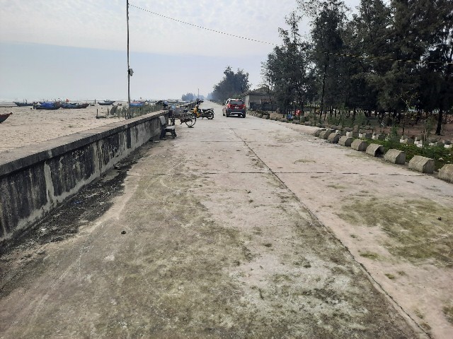Dự án tuyến đê biển huyện Nghi Xuân nối từ xã Cương Gián đến xã Cổ Đạm (huyện Nghi Xuân) có chiều dài khoảng 10km