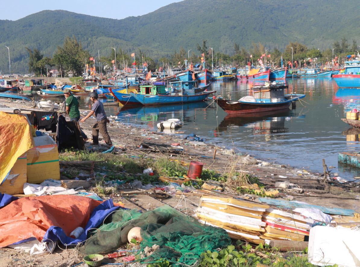 Thành phố Đà Nẵng cũng lên phương án sắp xếp tàu thuyền nêu đậu an toàn, nghiêm cấm tầu thuyền ra khơi.