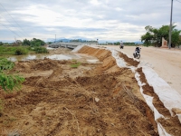 Duy Vinh (Quảng Nam): Cầu Hà Tân chưa bàn giao đã sạt lở nghiêm trọng