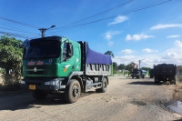 Đoàn xe quá tải gây ô nhiễm tại Quảng Nam: Lực lượng chức năng nói gì?