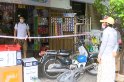 Đà Nẵng: Hộ kinh doanh gặp khó vì chưa có giấy đi đường gắn mã QR code