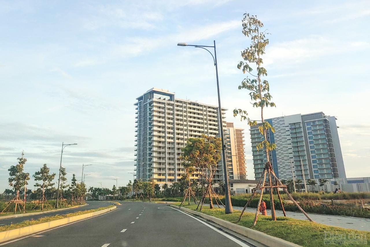 việc tỉnh Quảng Nam đề nghị chủ đầu tư bố trí 8% quỹ đất của dự án để xây dựng nhà ở xã hội và tái định cư nhằm phục vụ cho việc hoàn thiện thủ tục trình Thủ tướng Chính phủ xem xét chuyển đổ