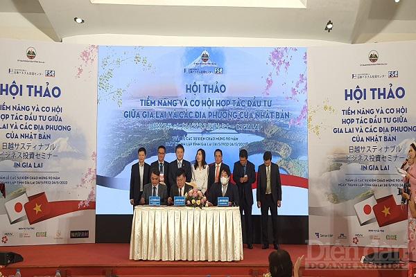 2.	Ký kết hợp tác chiến lược giữa Sở Ngoại vụ tỉnh Gia Lai - Trung tâm Dịch vụ Đối ngoại & Hội nghị quốc tế - Trung tâm giao lưu Nhật - Việt.
