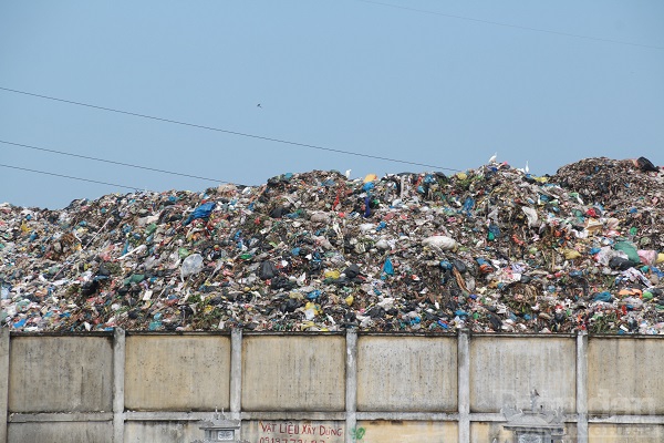 Hiện tại, xử lý rác thải đang là vấn đề đau đầu đối với TP Hội An.