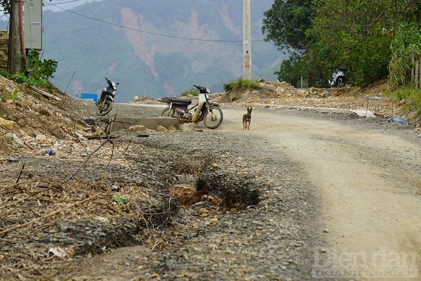 Đà Nẵng: Đường 700 tỉ đồng chưa thi công xong đã nứt toác
