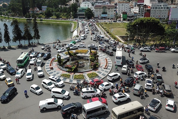 Thành phố Đà Lạt đang đối mặt với tình trạng kẹt xe liên tục khi du lịch có nhiều phát triển.