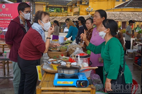 Tại Quảng Nam, hàng loạt sự kiện lớn nhỏ đang được tổ chức để phục vụ khách du lịch trước thời điểm chào năm mới.