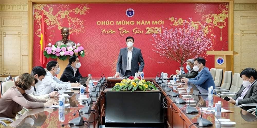 Bộ trưởng Bộ Y tế Nguyễn Thanh Long chủ trì cuộc họp từ điểm cầu Hà Nội. 