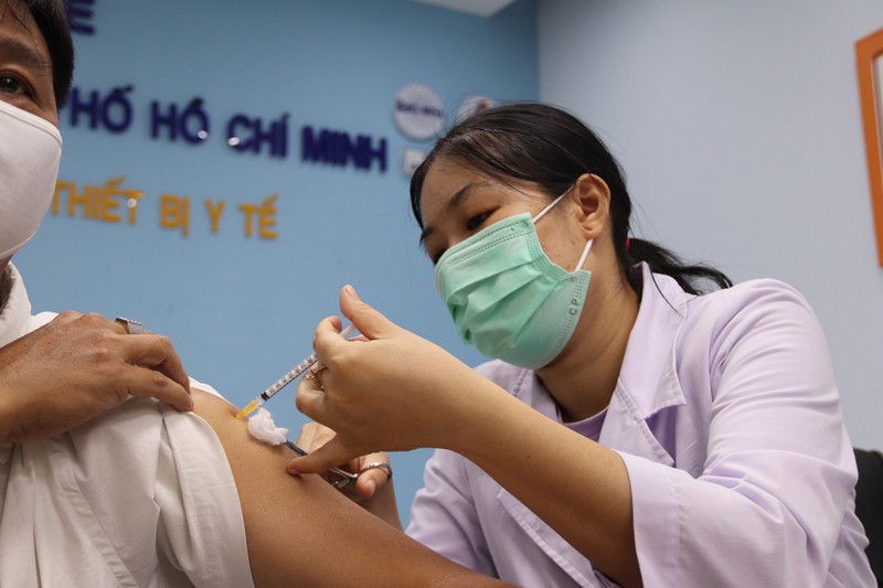 Hiện tỉnh Đồng Nai đã tiêm vaccine ngừa Covid-19 cho hơn 18.300 người, trong số đó chỉ có 4 người bị sốc phản vệ độ 2 và độ 3 sau khi tiêm. 