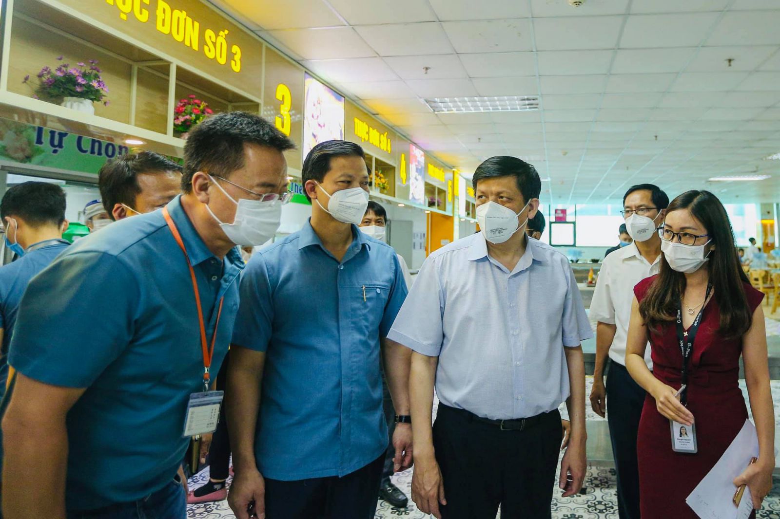 Bộ trưởng Nguyễn Thanh Long cùng đoàn công tác của Bộ Y tế đã đến kiểm tra công tác phòng chống dịch tại nhà máy Gortex thuộc khu công nghiệp Quế Võ, tỉnh Bắc Ninh trưa ngày 18/5.