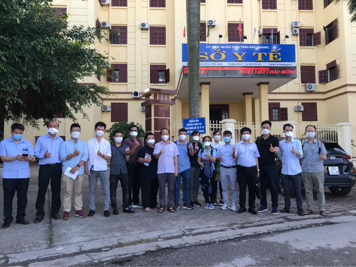 Đội phản ứng nhanh Bệnh viện Chợ Rẫy tại Sở Y tế Bắc Giang và khảo sát thực tế Bệnh viện Phổi Bắc Giang.